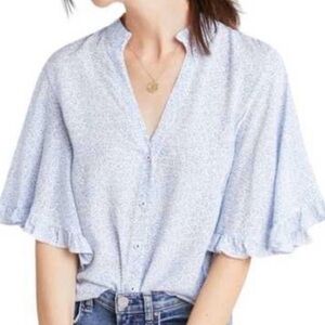 Maeve Blue Floral flutter sleeve Button-Up Top | M